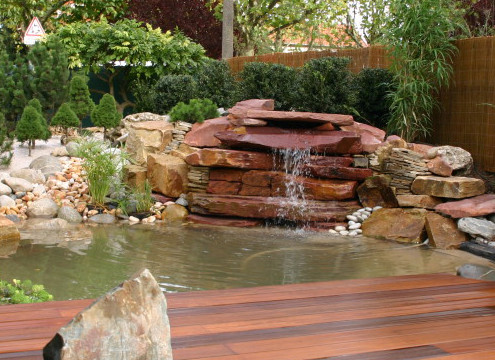 piscine naturelle avec rochers 2